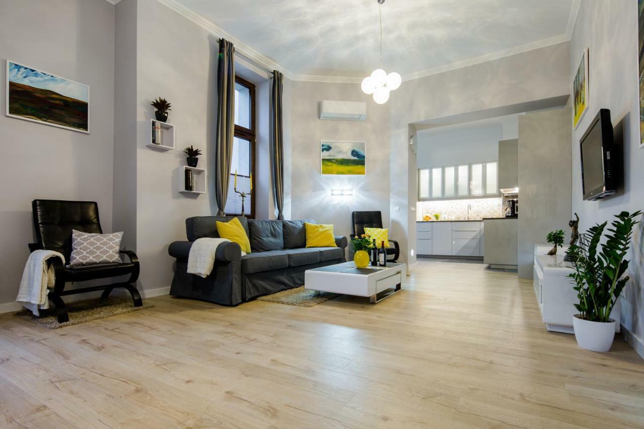 Kings Landing Apartament Krasków Exterior foto