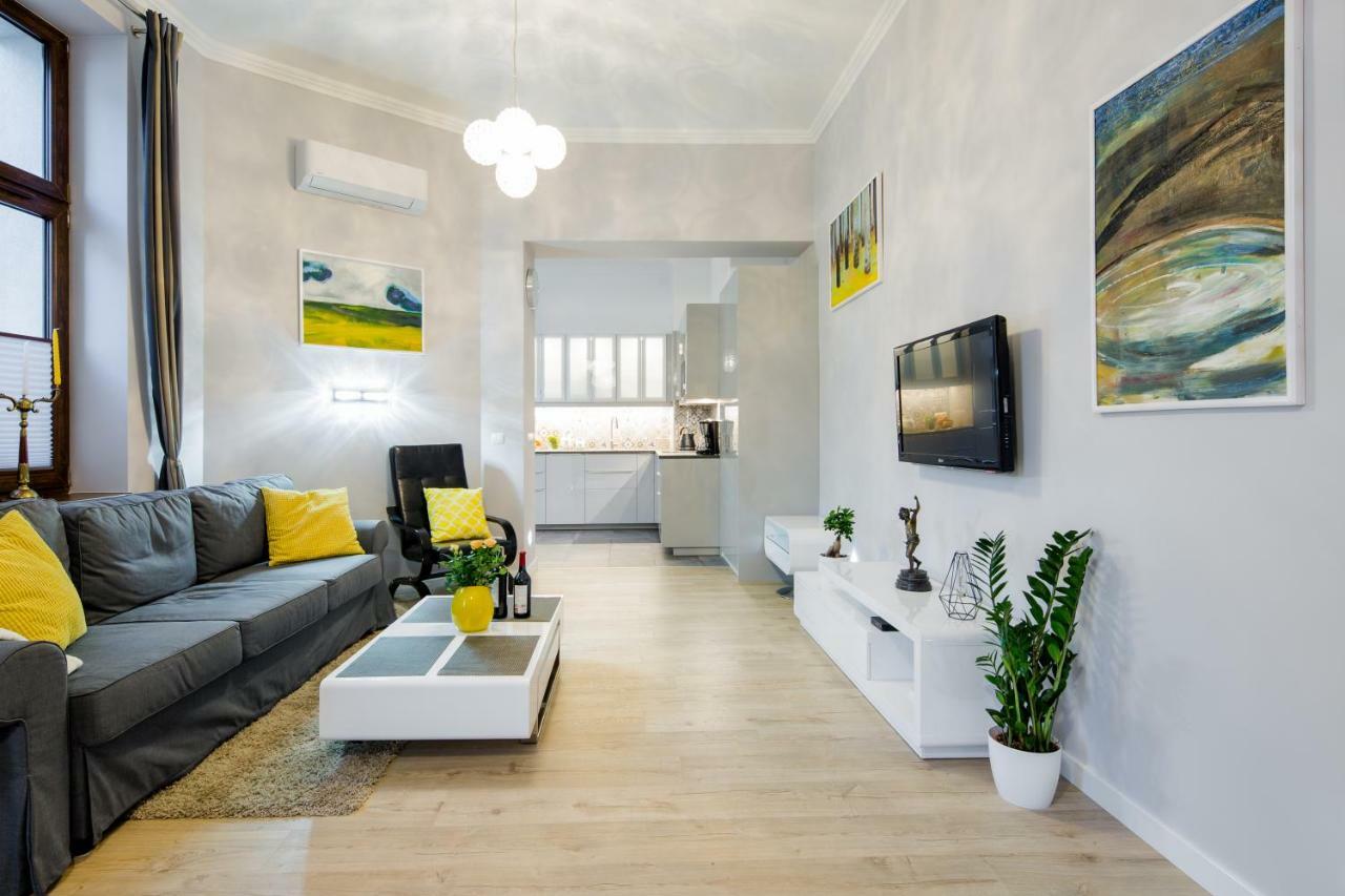 Kings Landing Apartament Krasków Exterior foto
